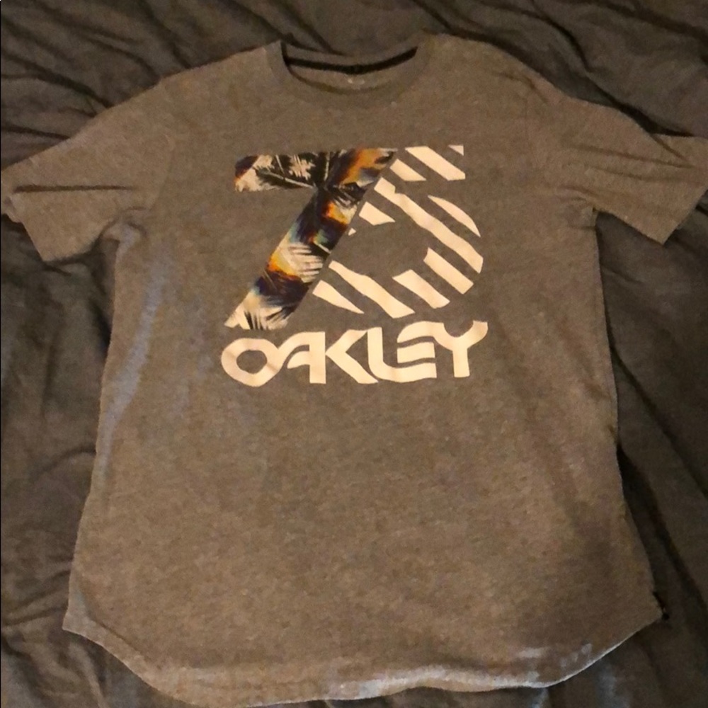 Oakley tshirt